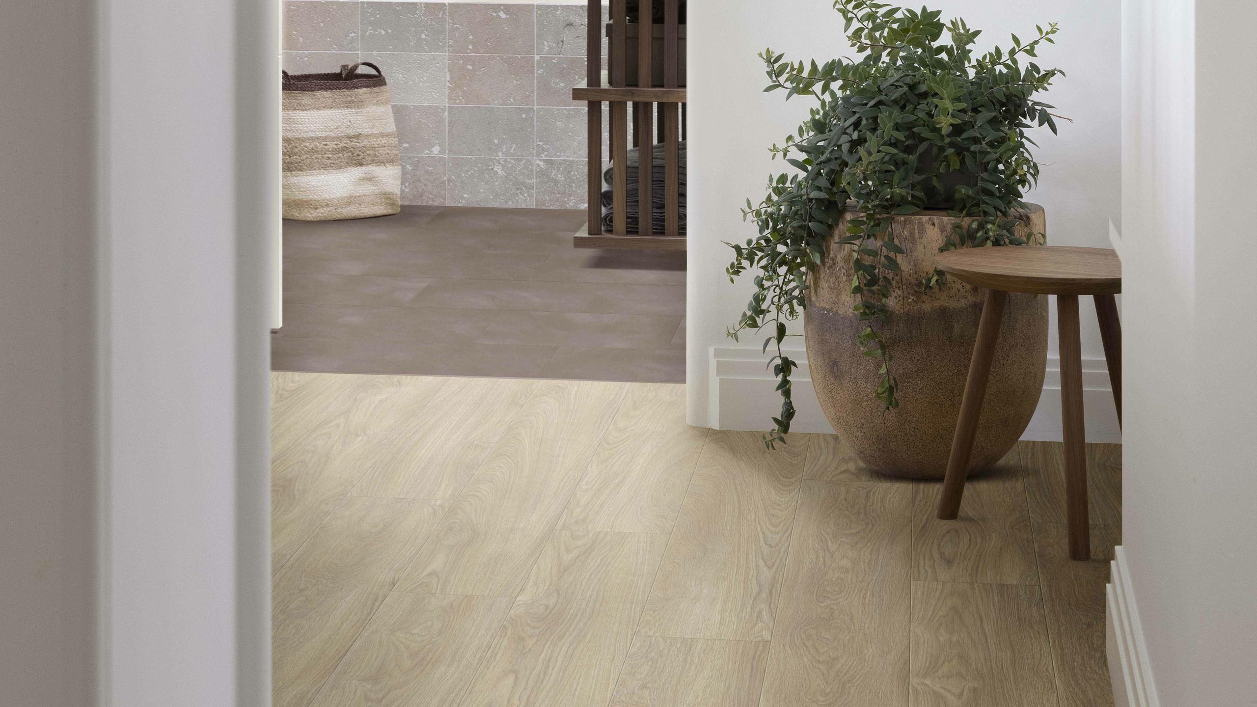 Vloeren---pvc---Moduleo---Desert-Escape---Laurel-Oak---Matina---houtlook---licht---hal---sfeerfoto---vierkant