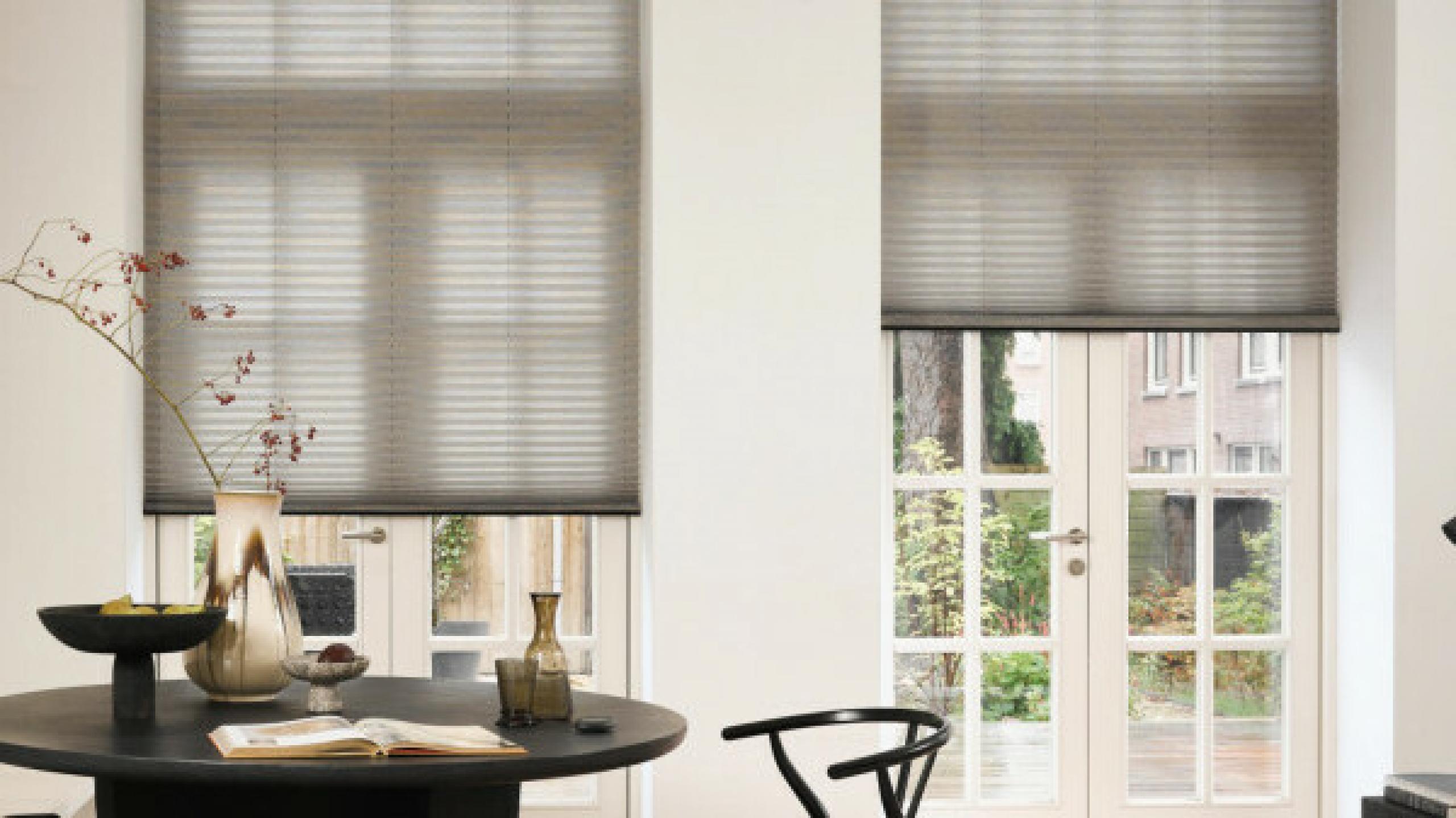 Plisse---Luxaflex---grijs---eetkamer---liggend___media_library_original_600_600